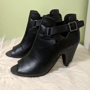 Lulu's Black Heeled Booties